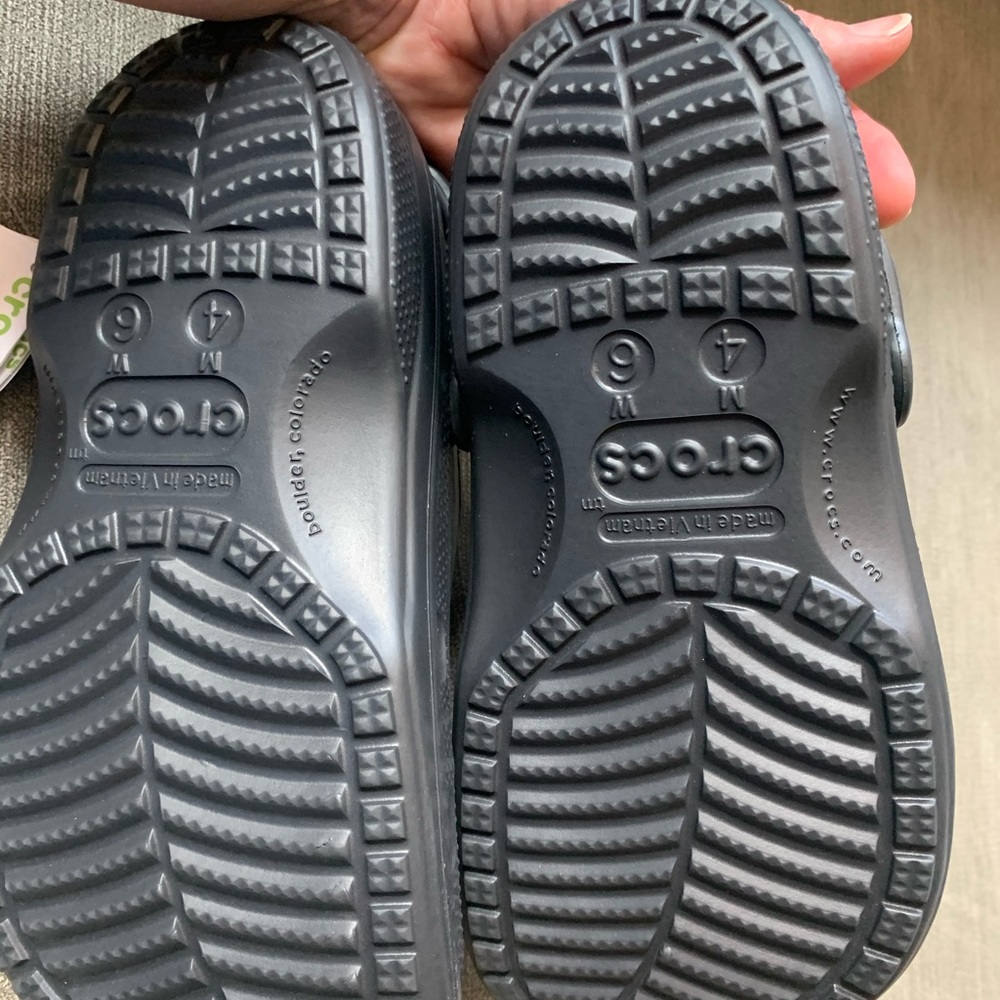 *SOLD* - Classic Lined Crocs - Picture 4 of 5